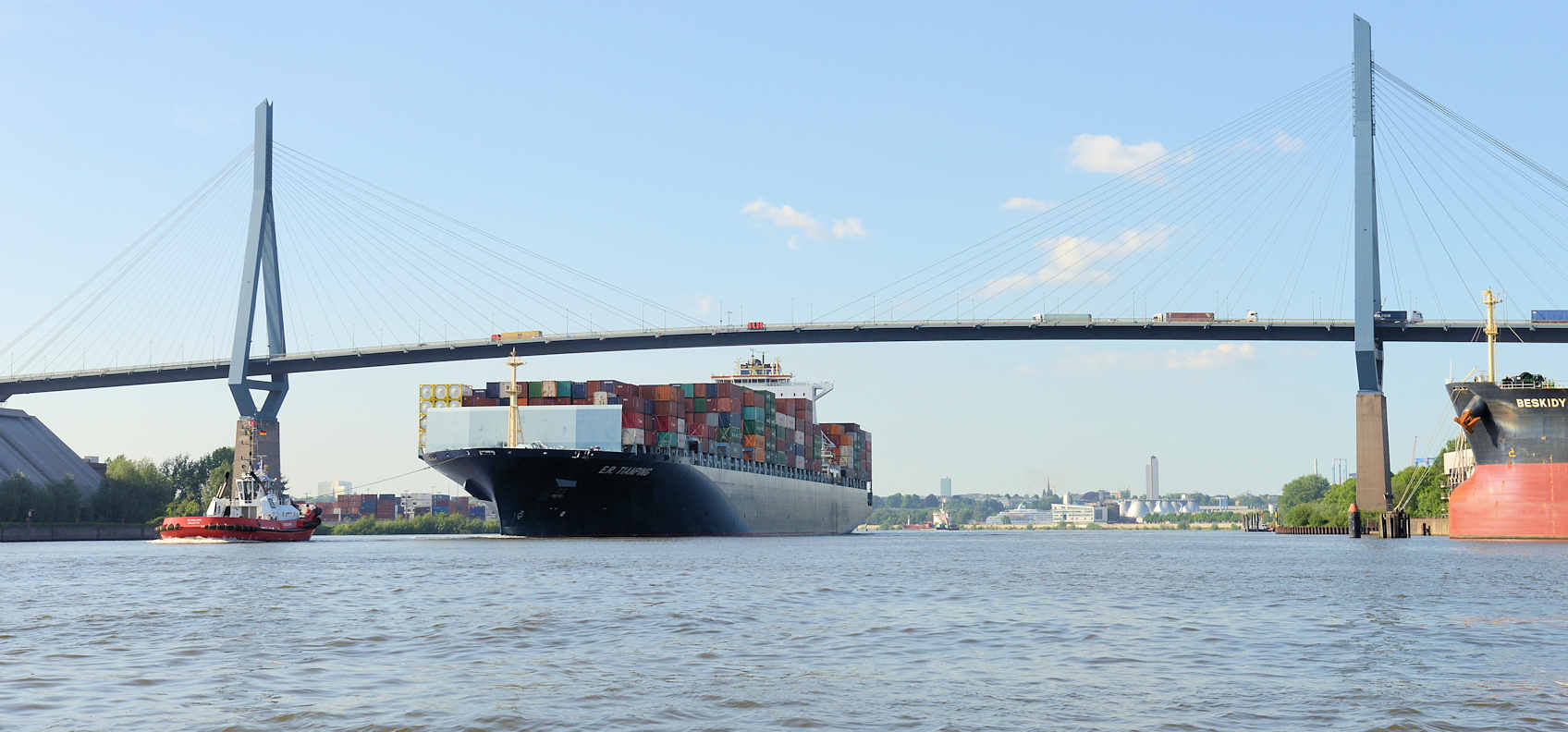 9290 Der Containerfrachter E.R. Tianping läuft in den Hamburger Hafen | Schiffsbilder Hamburger Hafen - Schiffsverkehr Elbe